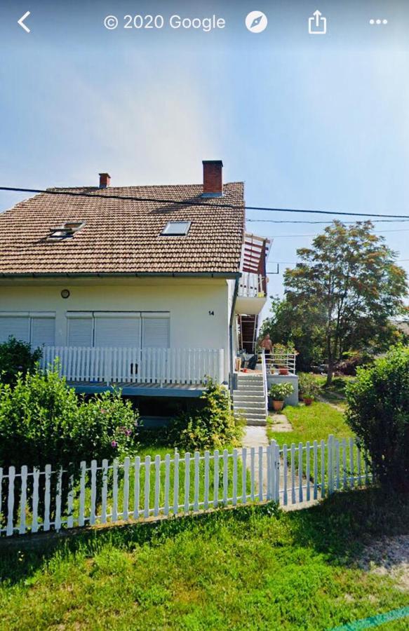 Lelle -Kert Apartman 03 Балатонлеле Екстериор снимка