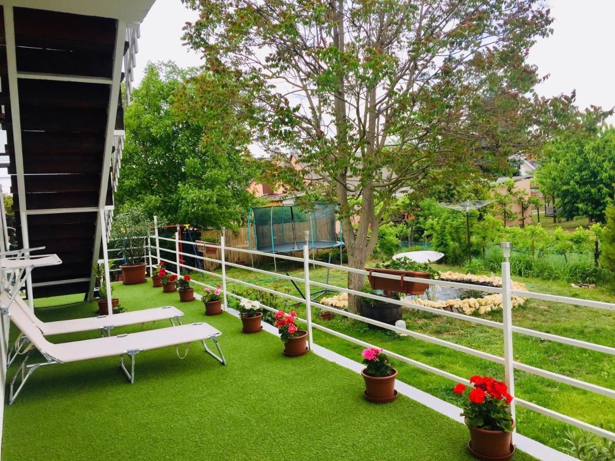 Lelle -Kert Apartman 03 Балатонлеле Екстериор снимка